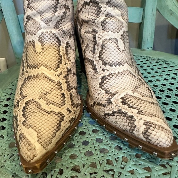 Steve Madden Alyse V Side Snake Print Western Booties - Picture 5 of 7